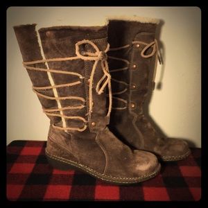 UGG 5158 Surfcat suede/shearling mid calf boots 8M